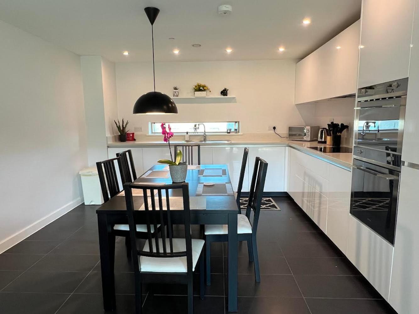 Cambridge Stays - Apartment At Addenbrooke Hospital And Bio Campus - Free Private Parking Exteriör bild